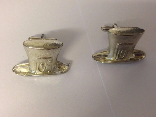 Mad Hatter Top Hat Tg387 Pair Of Cufflinks Made From Fine English Modern Pewter