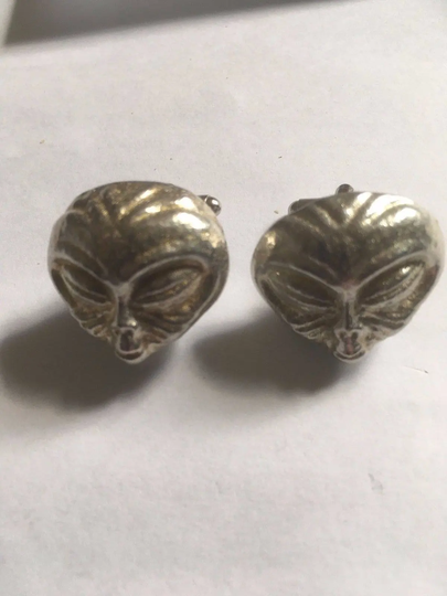 Alien Head Tg309A Pair Of Cufflinks Made From Fine English Modern Pewter