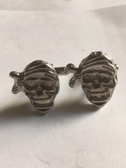 Pirate Skull Bandana Tg274 Pair Of Cufflinks Made From Fine English Modern Pewter
